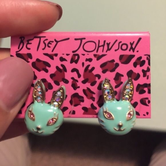Bunny earrings 🐰 - Picture 2 of 5